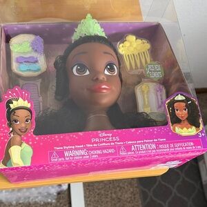 Disney Princess Tiana Styling Head with Black Hair and Green Tiara NEW IN BOX